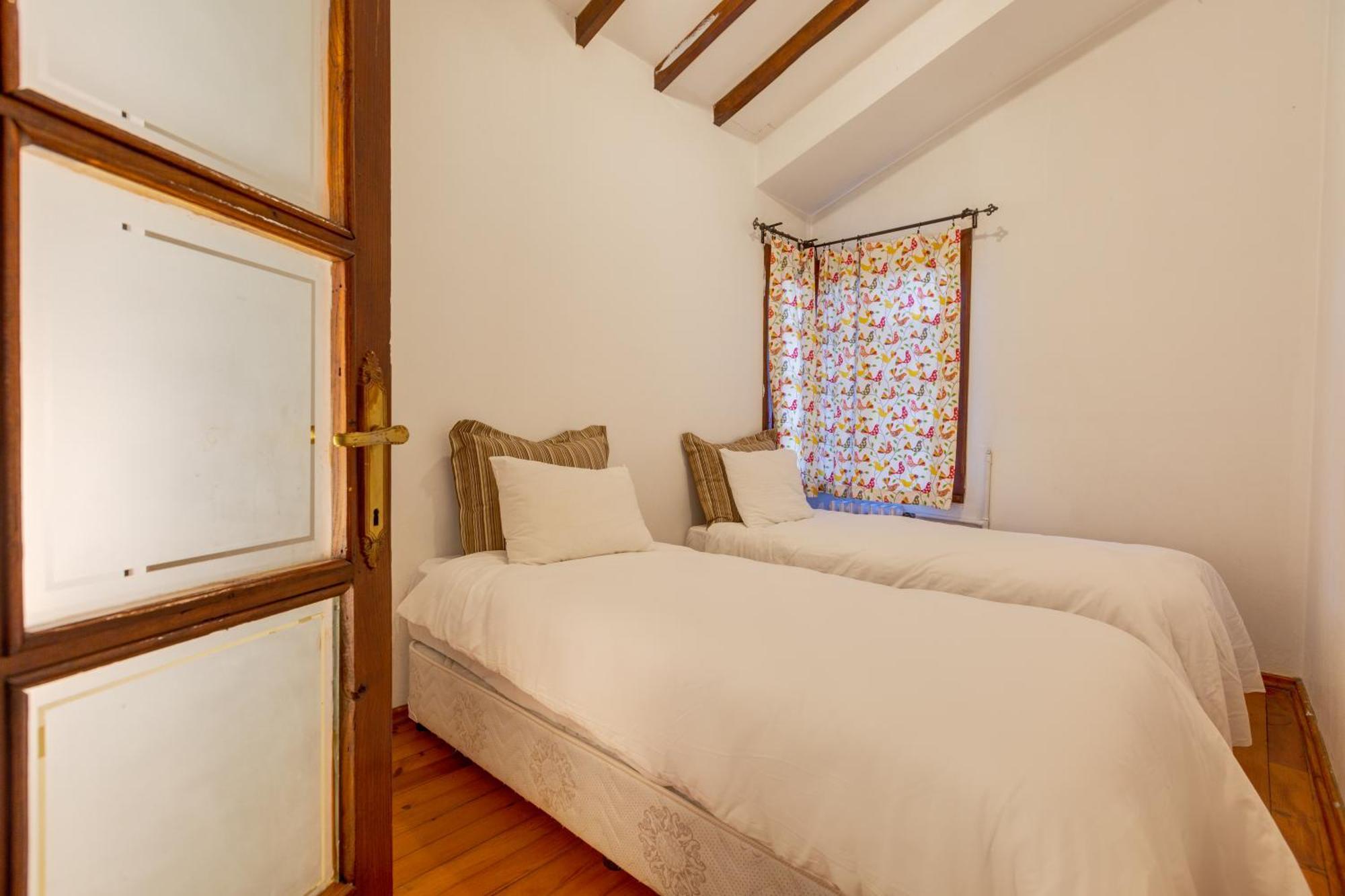 Beta Home Сапанча Номер фото